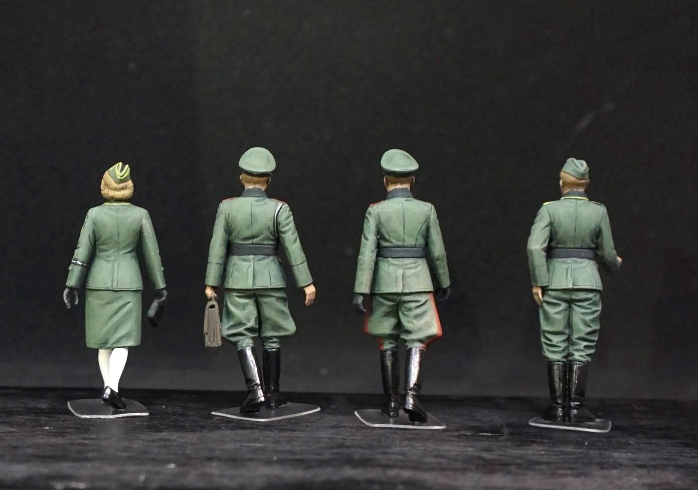 1/35 WWII German Staff Personnel Figure Set, Hand Painted German Officers, 4 Military Miniatures for WW2 Diorama Display
