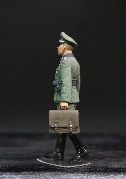 1/35 WWII German Staff Personnel Figure Set, Hand Painted German Officers, 4 Military Miniatures for WW2 Diorama Display