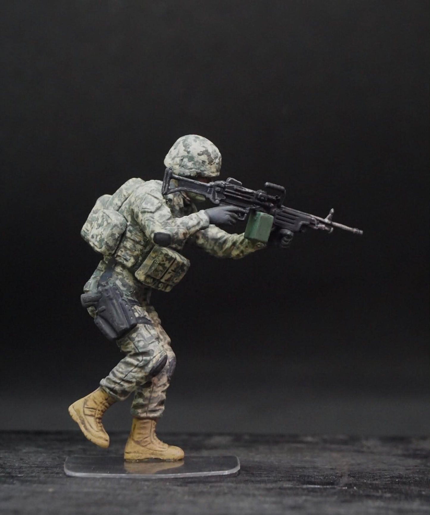 1/35 No Soldier Left Behind MWD Down Hand Painted Military Figure Set, Modern Army Soldiers for Military Diorama, Resin Model Display