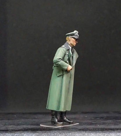 1/35 German Officer WWII Figure Set, Hand Painted Military Miniatures, 4 Resin Figures for WW2 Diorama Display