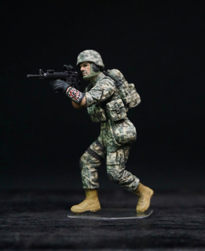 1/35 No Soldier Left Behind MWD Down Hand Painted Military Figure Set, Modern Army Soldiers for Military Diorama, Resin Model Display