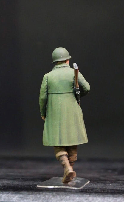 1/35 WWII US Soldiers Rainwear Figure Set, Hand Painted American Army Military Miniatures, 5 Figures for WW2 Diorama