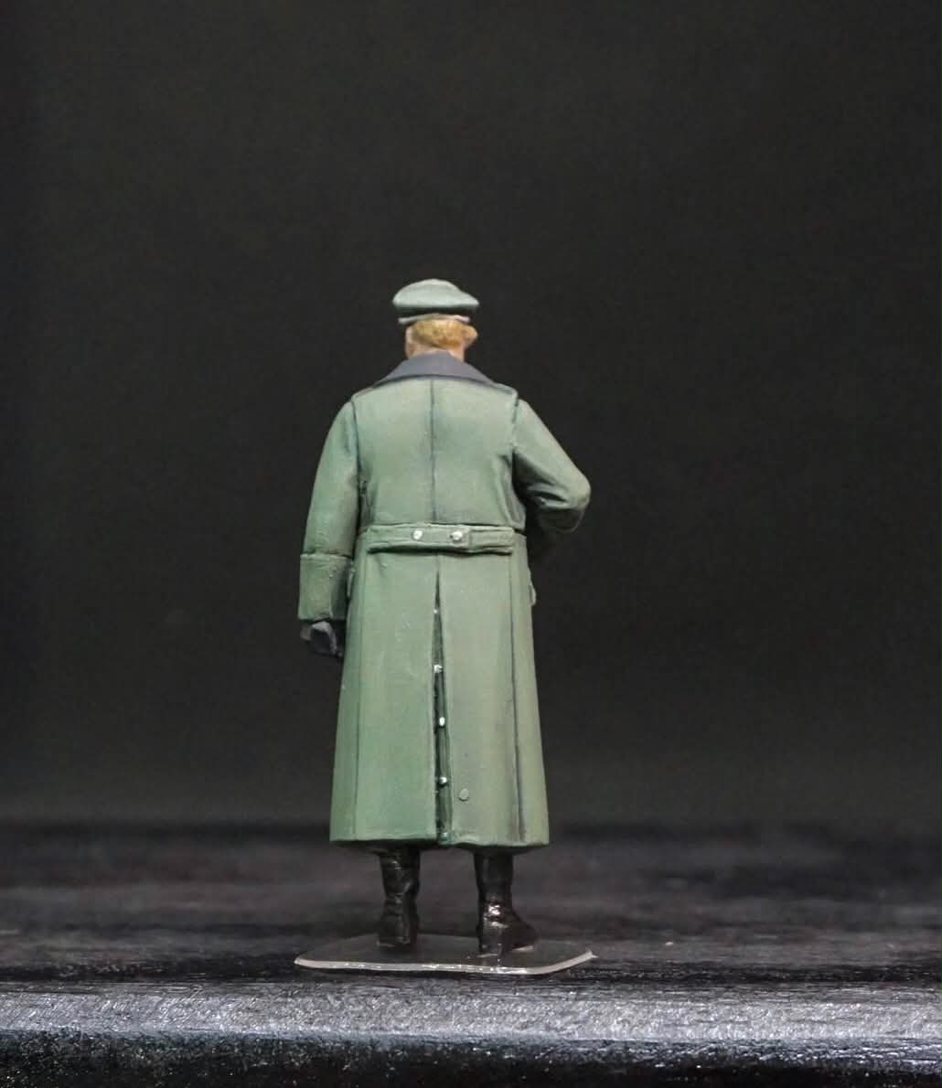 1/35 German Officer WWII Figure Set, Hand Painted Military Miniatures, 4 Resin Figures for WW2 Diorama Display