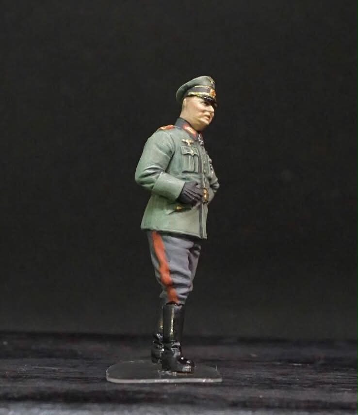 1/35 German Officer WWII Figure Set, Hand Painted Military Miniatures, 4 Resin Figures for WW2 Diorama Display