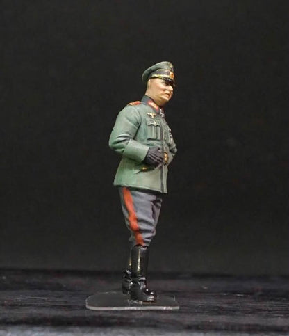 1/35 German Officer WWII Figure Set, Hand Painted Military Miniatures, 4 Resin Figures for WW2 Diorama Display