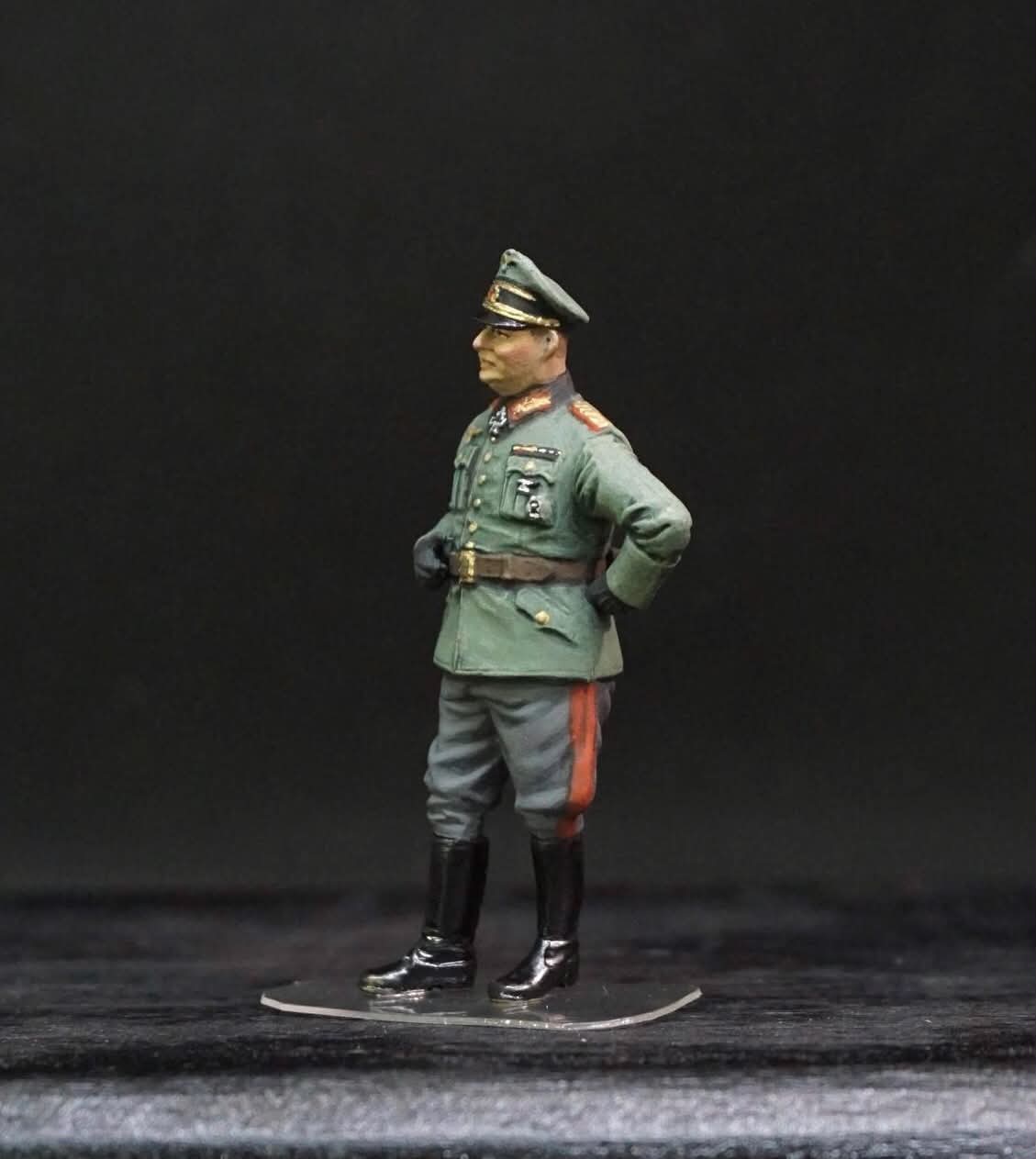 1/35 German Officer WWII Figure Set, Hand Painted Military Miniatures, 4 Resin Figures for WW2 Diorama Display