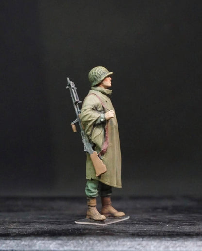 1/35 WWII US Soldiers Rainwear Figure Set, Hand Painted American Army Military Miniatures, 5 Figures for WW2 Diorama