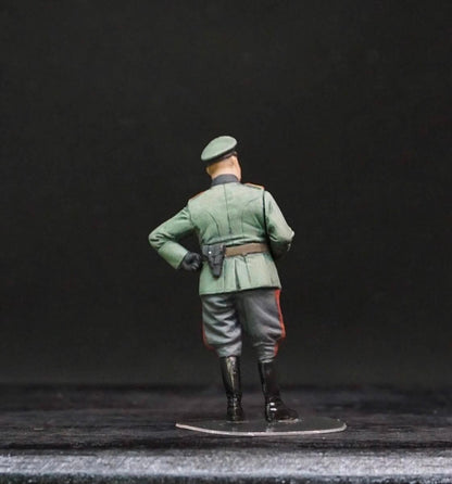 1/35 German Officer WWII Figure Set, Hand Painted Military Miniatures, 4 Resin Figures for WW2 Diorama Display