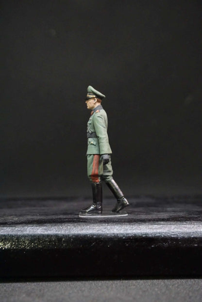 1/35 WWII German Staff Personnel Figure Set, Hand Painted German Officers, 4 Military Miniatures for WW2 Diorama Display