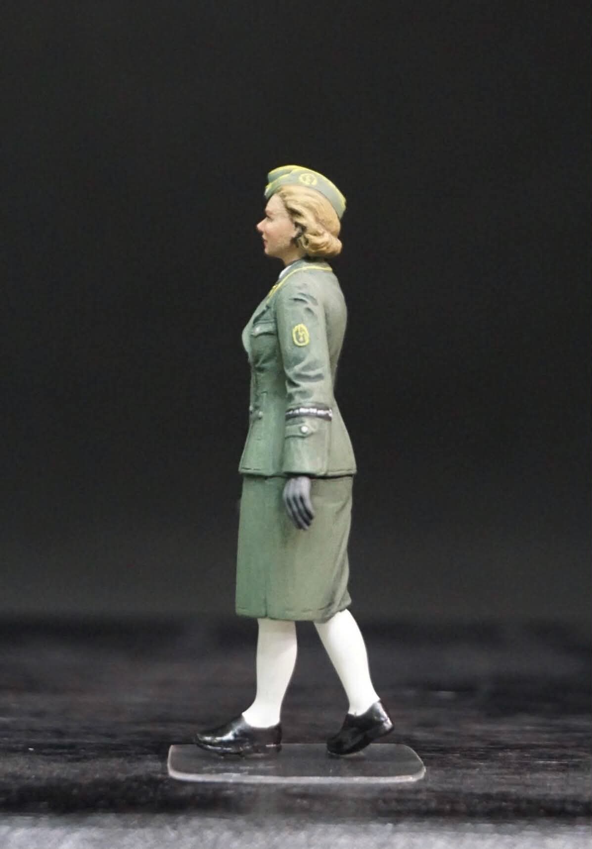 1/35 WWII German Staff Personnel Figure Set, Hand Painted German Officers, 4 Military Miniatures for WW2 Diorama Display