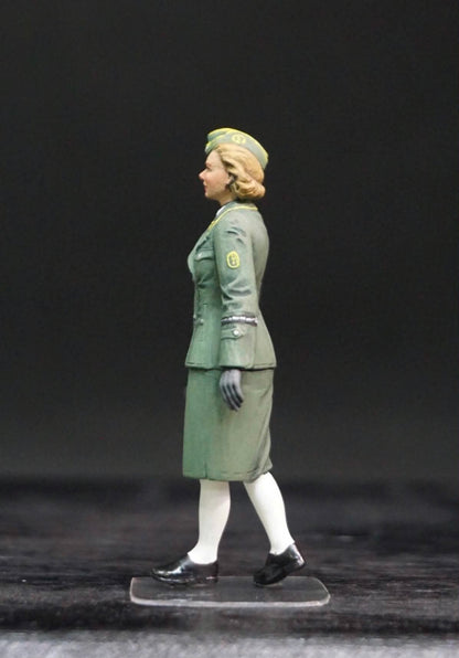 1/35 WWII German Staff Personnel Figure Set, Hand Painted German Officers, 4 Military Miniatures for WW2 Diorama Display