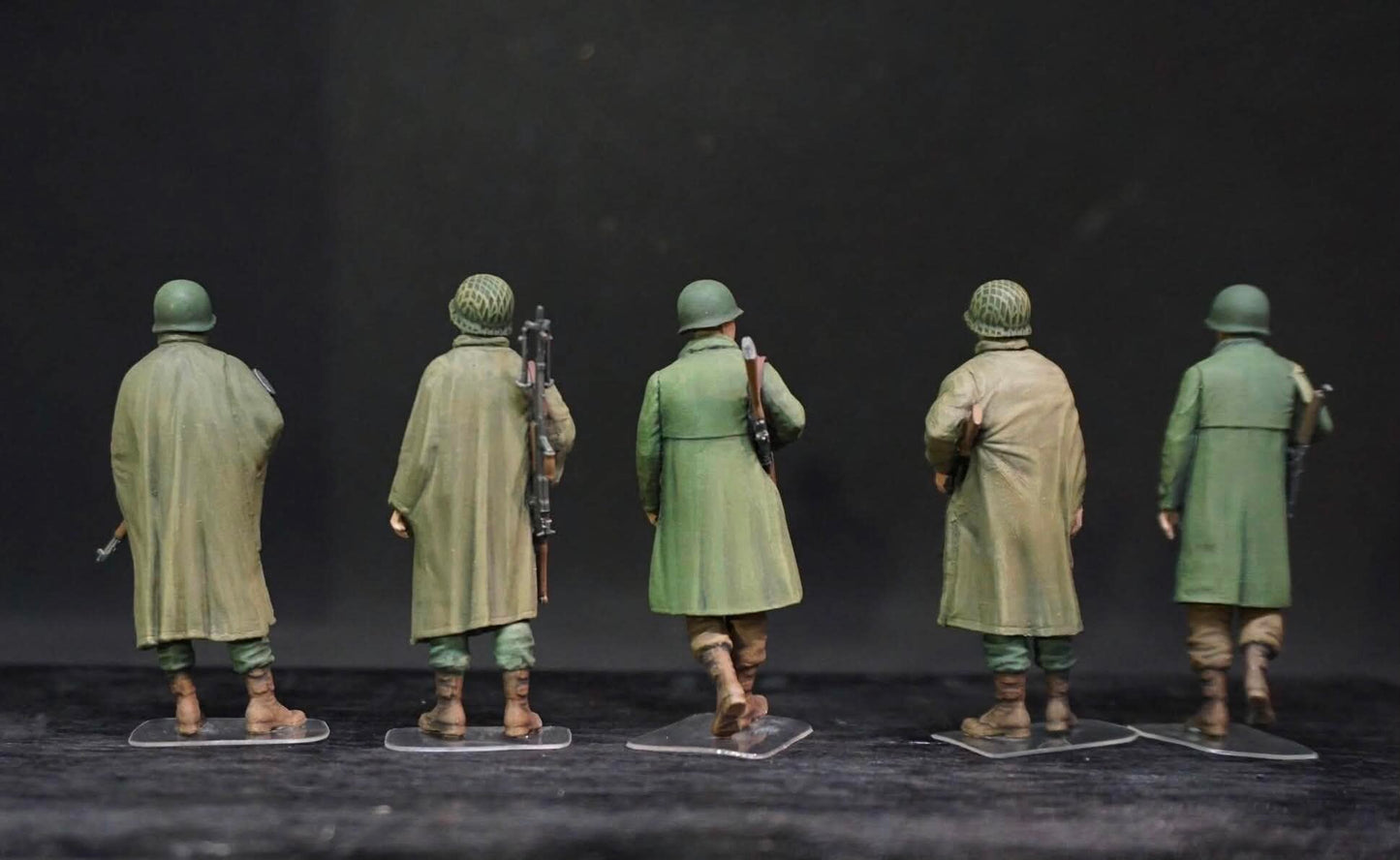 1/35 WWII US Soldiers Rainwear Figure Set, Hand Painted American Army Military Miniatures, 5 Figures for WW2 Diorama