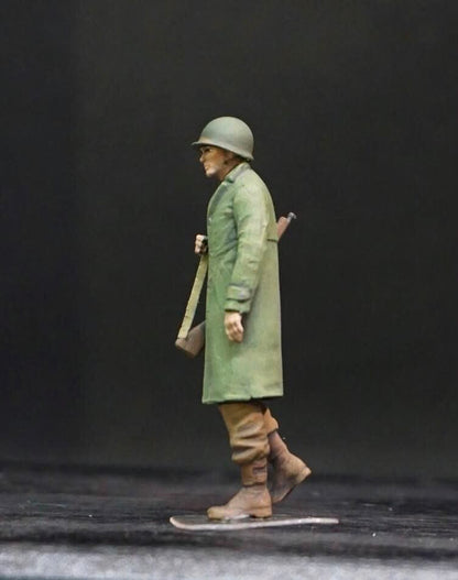 1/35 WWII US Soldiers Rainwear Figure Set, Hand Painted American Army Military Miniatures, 5 Figures for WW2 Diorama