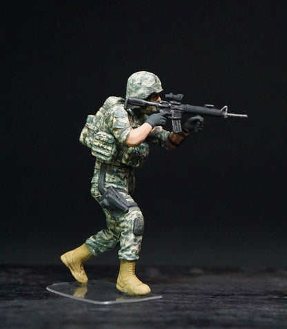 1/35 No Soldier Left Behind MWD Down Hand Painted Military Figure Set, Modern Army Soldiers for Military Diorama, Resin Model Display
