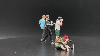 1/64 Realistic Lifestyle Ver 6, 4 People Hand Painted Figures Diecast Diorama (Copy)