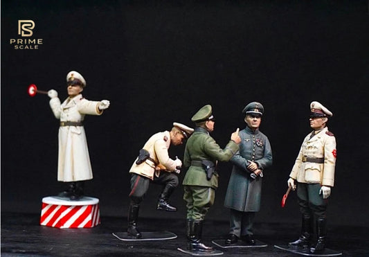 1/35 WWII German Road Police 4 Hand Painted Officer Figures Diorama Set