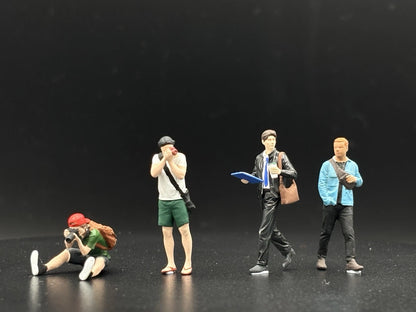 1/64 Realistic Lifestyle Ver 6, 4 People Hand Painted Figures Diecast Diorama (Copy)