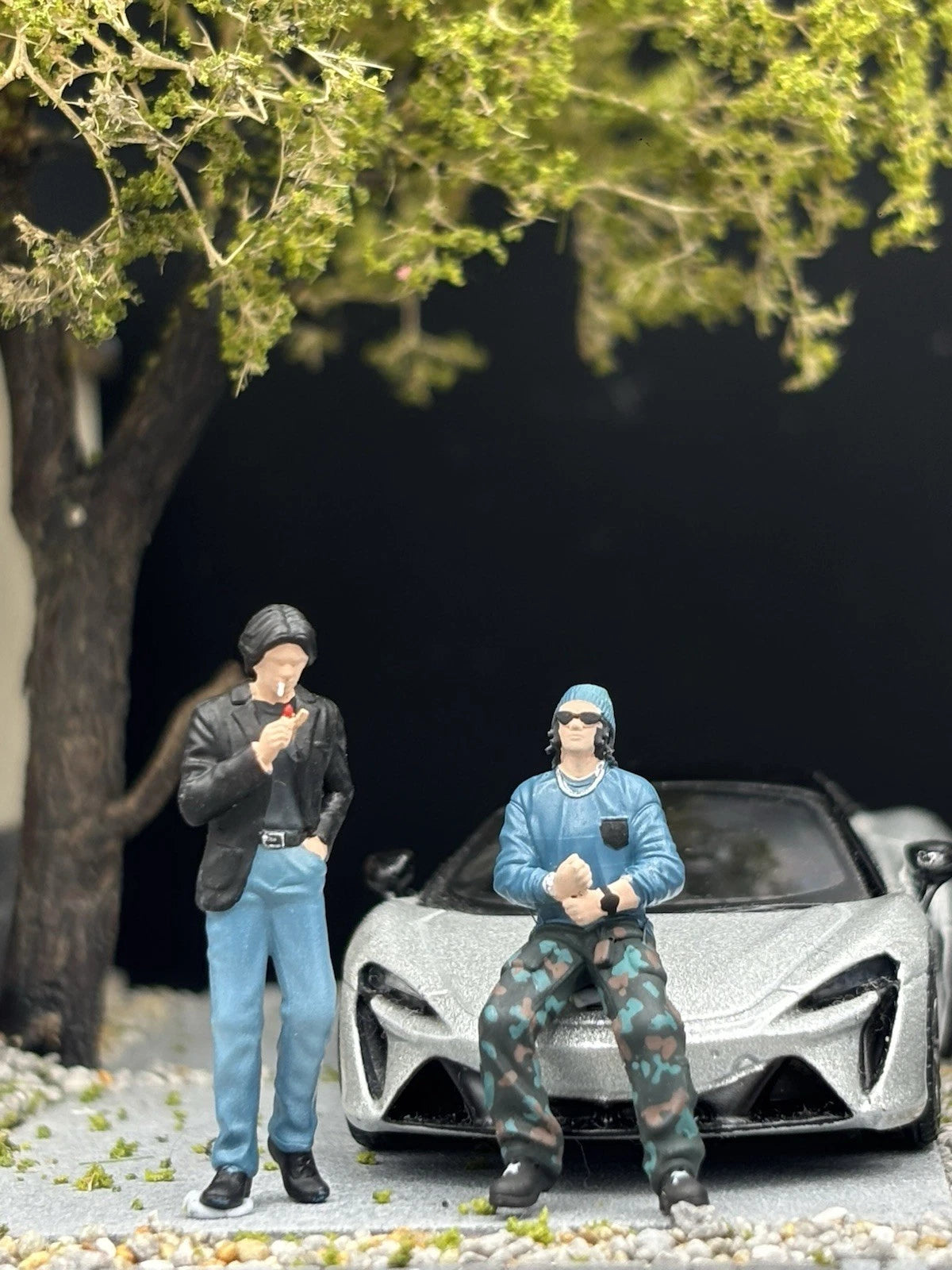 1/64 Realistic Lifestyle Ver 5, 4 People Hand Painted Figures Diecast Diorama