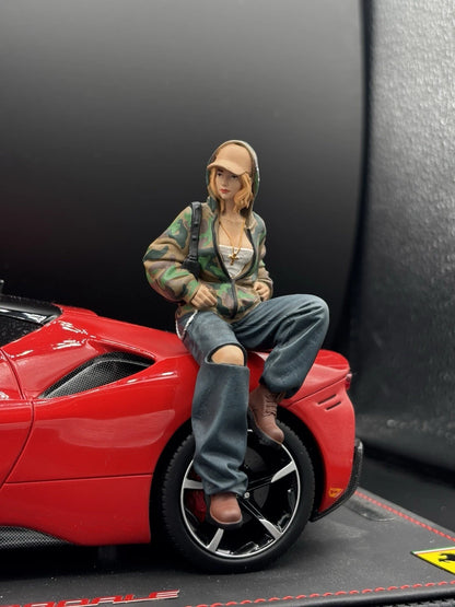 1/18 Streetwear Girl Figure Hypebeast Diorama for Diecast Cars