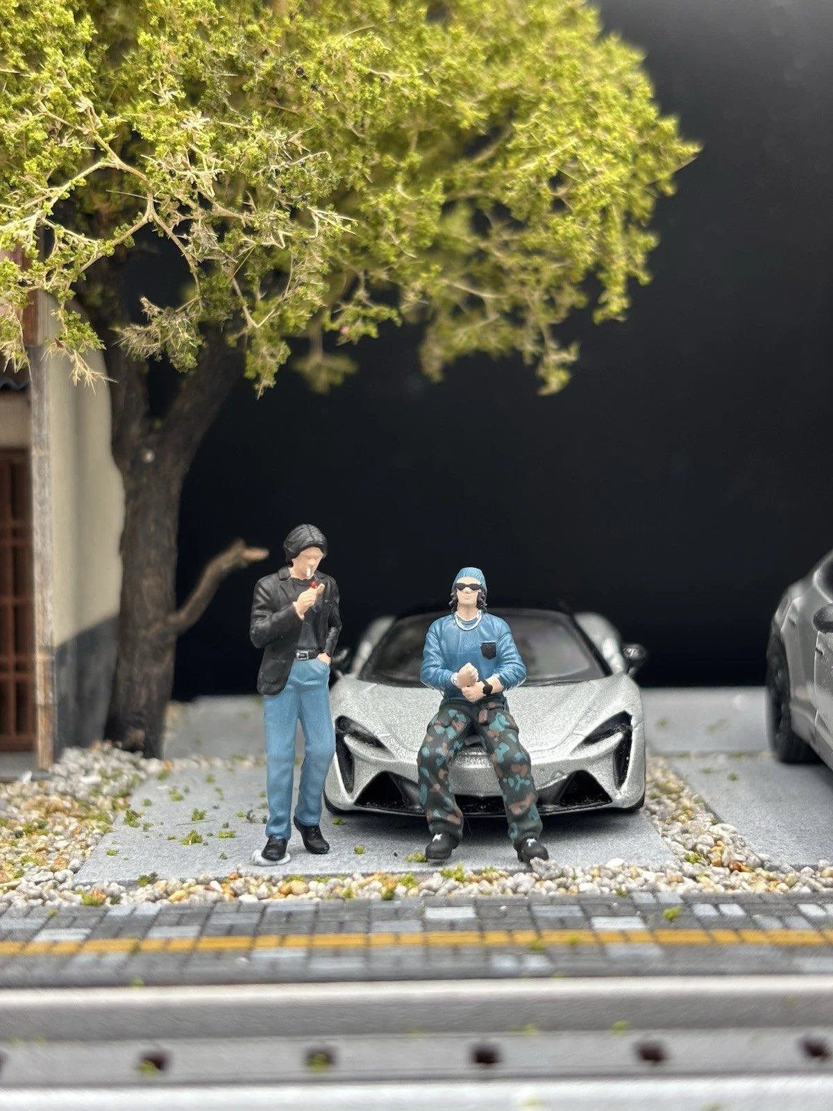 1/64 Realistic Lifestyle Ver 5, 4 People Hand Painted Figures Diecast Diorama