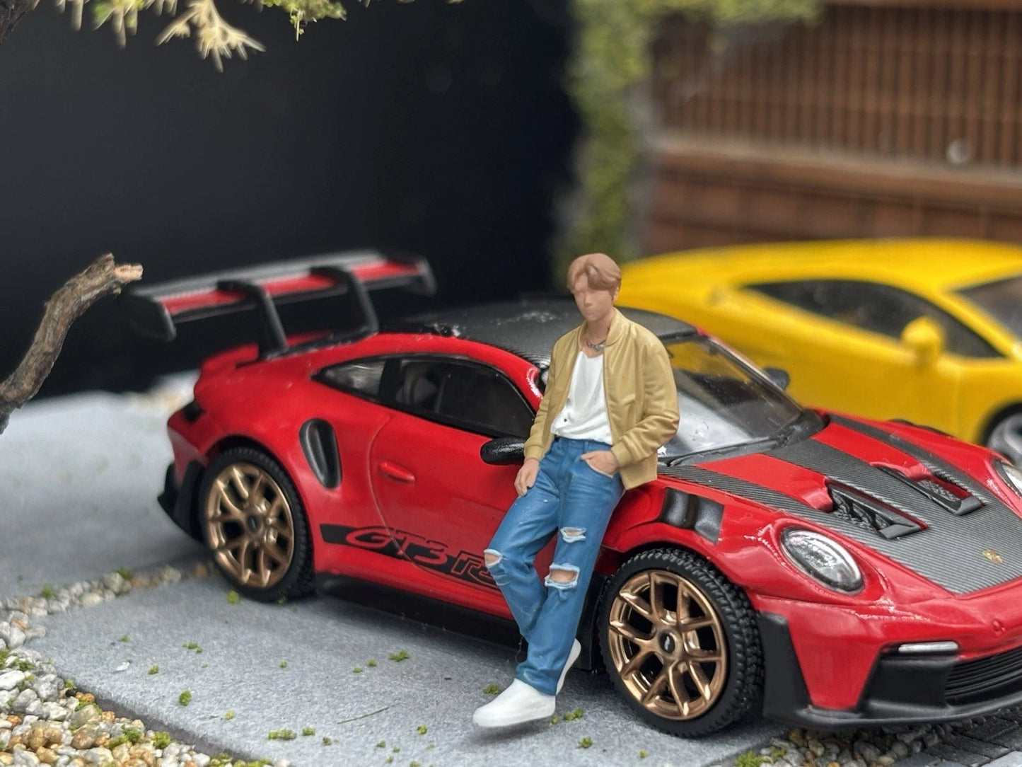 1/64 Realistic Lifestyle Ver 2, 4 People Hand Painted Figures Diecast Diorama