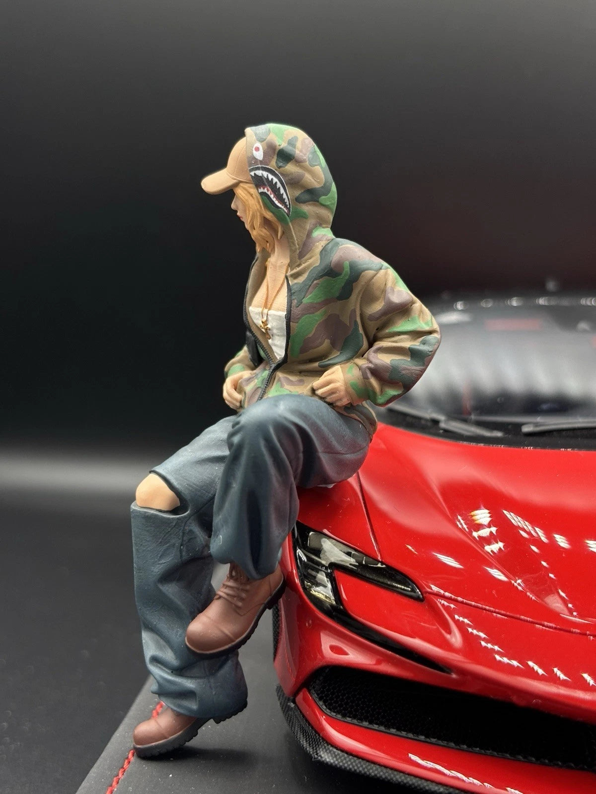 1/18 Streetwear Girl Figure Hypebeast Diorama for Diecast Cars