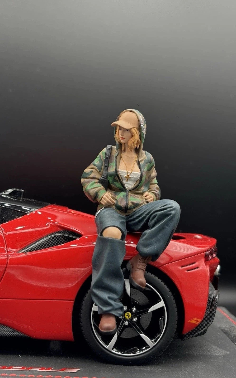 1/18 Streetwear Girl Figure Hypebeast Diorama for Diecast Cars