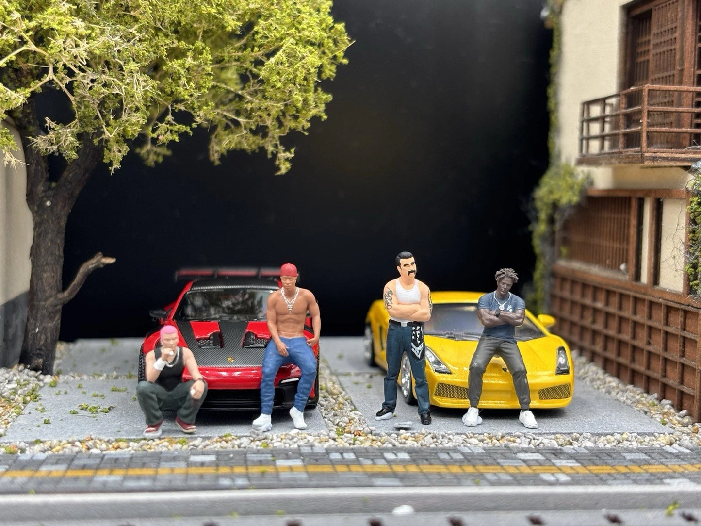 1/64 Realistic Lifestyle Ver 4, 4 People Hand Painted Figures Diecast Diorama