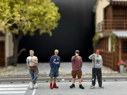 1/64 Realistic Lifestyle Ver 5, 4 People Hand Painted Figures Diecast Diorama