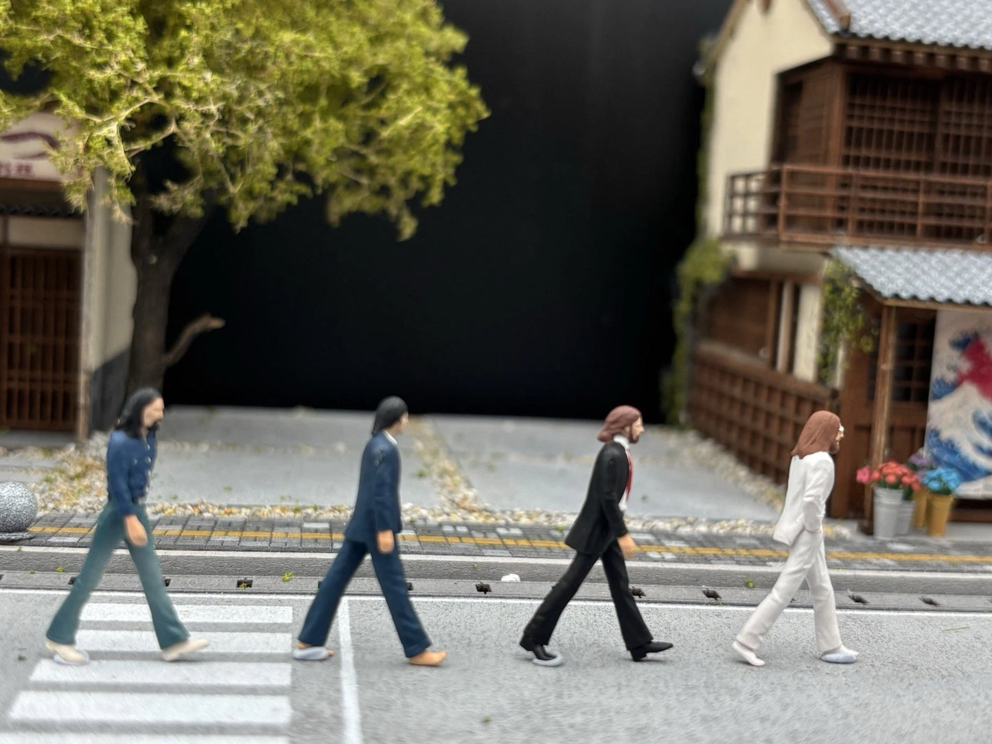 1/64 The Beatles Abbey Road 4 Hand Painted Figures Diecast Diorama Set