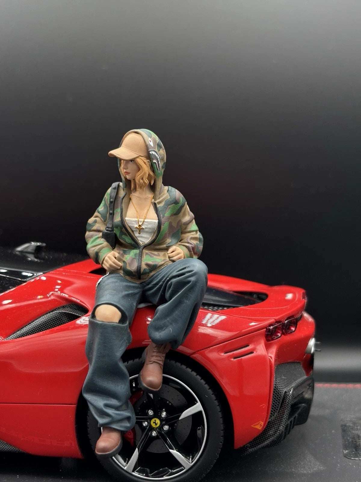 1/18 Streetwear Girl Figure Hypebeast Diorama for Diecast Cars