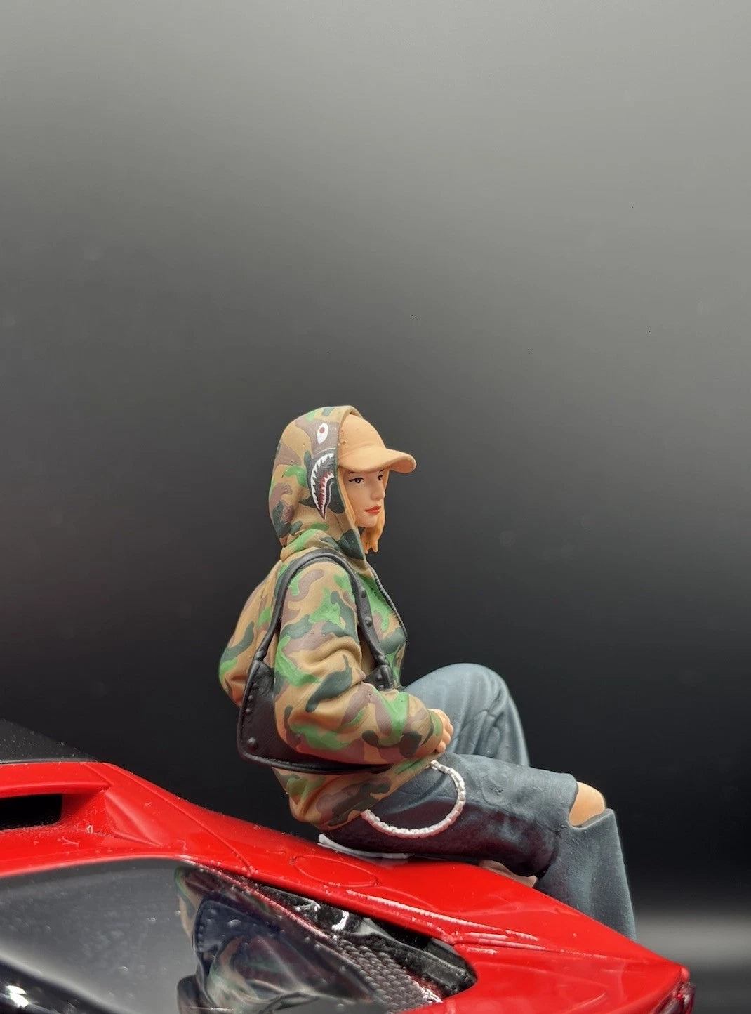 1/18 Streetwear Girl Figure Hypebeast Diorama for Diecast Cars