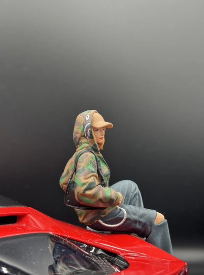 1/18 Streetwear Girl Figure Hypebeast Diorama for Diecast Cars