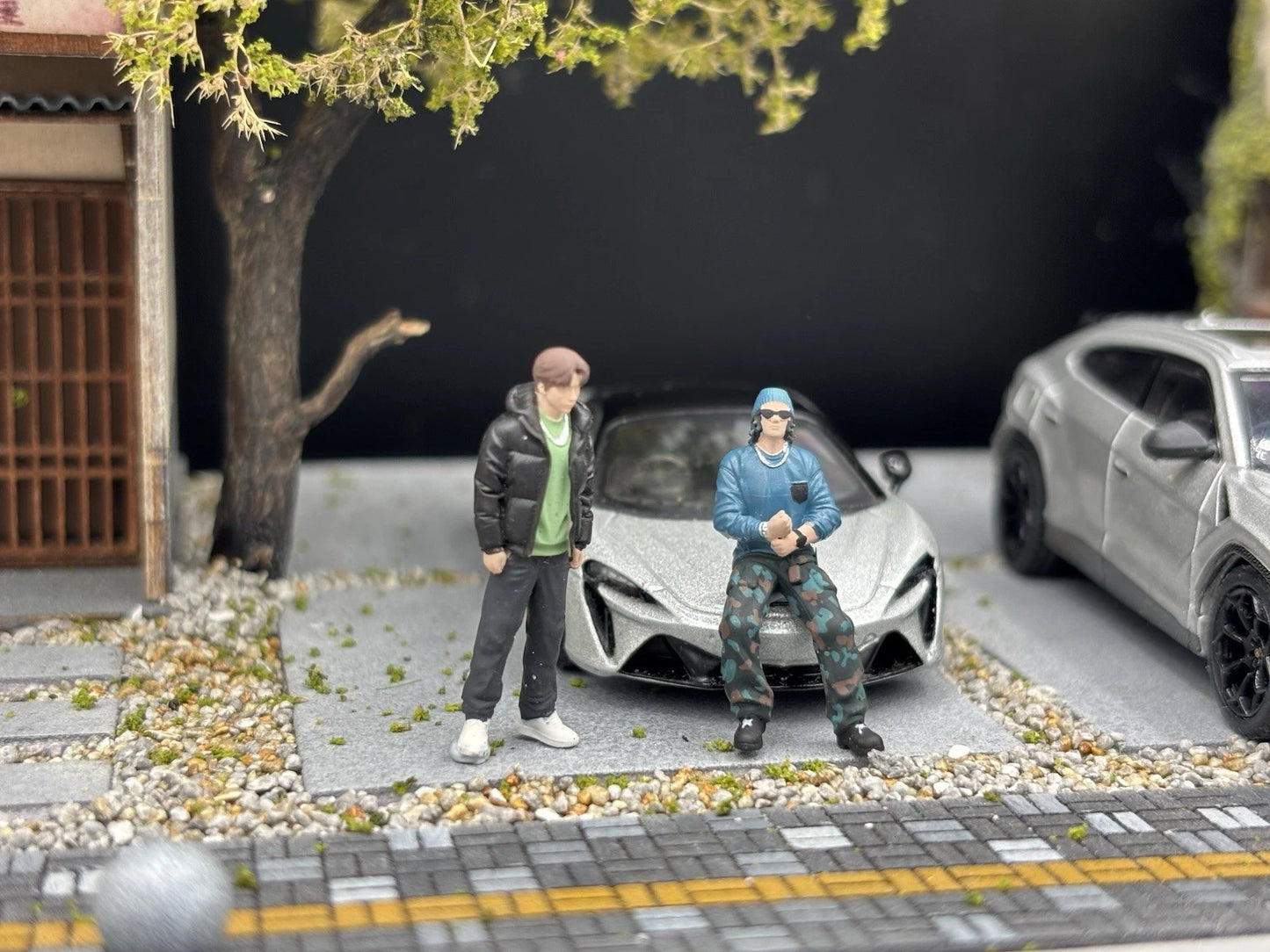 1/64 Realistic Lifestyle Ver 5, 4 People Hand Painted Figures Diecast Diorama