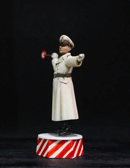 1/35 WWII German Road Police 4 Hand Painted Officer Figures Diorama Set