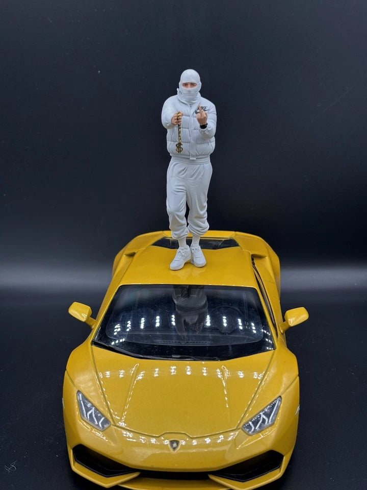 1/18 Streetwear Boy Figure Urban Diorama for Diecast Cars Collection