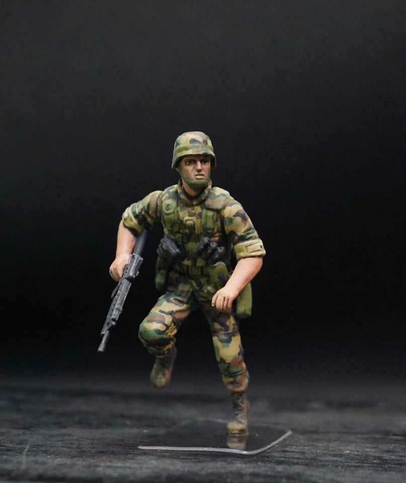 1/35 US Marines 4 Hand Painted Miniature Figures Modern Combat Diorama Set
