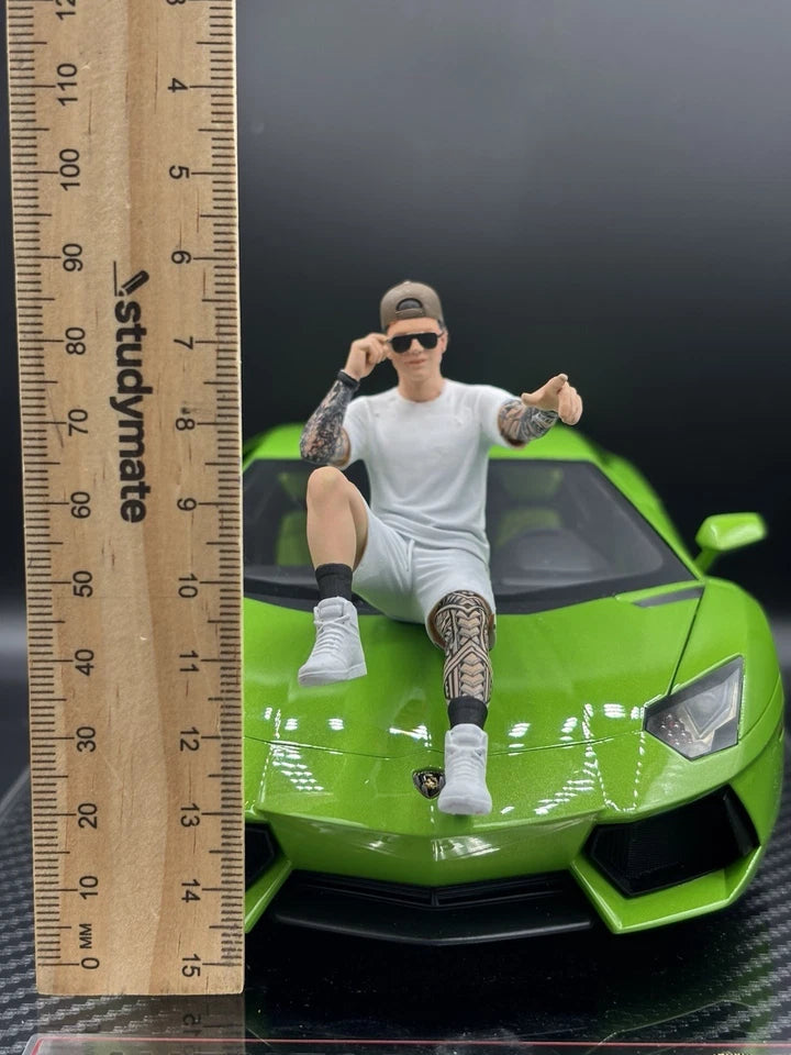 1/18 Streetwear Boy Figure Ver. 11 Urban Diorama for Diecast Cars Collection
