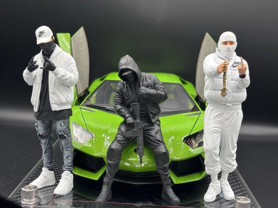 1/18 Streetwear Boy Figure Urban Diorama for Diecast Cars Collection