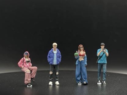 1/64 Realistic Lifestyle Ver 3, 4 People Hand Painted Figures Diecast Diorama